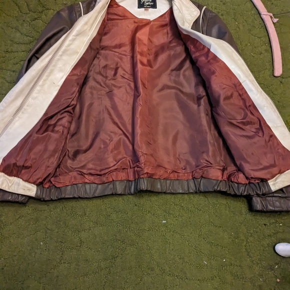 Women's Leather Jacket - Picture 4 of 4